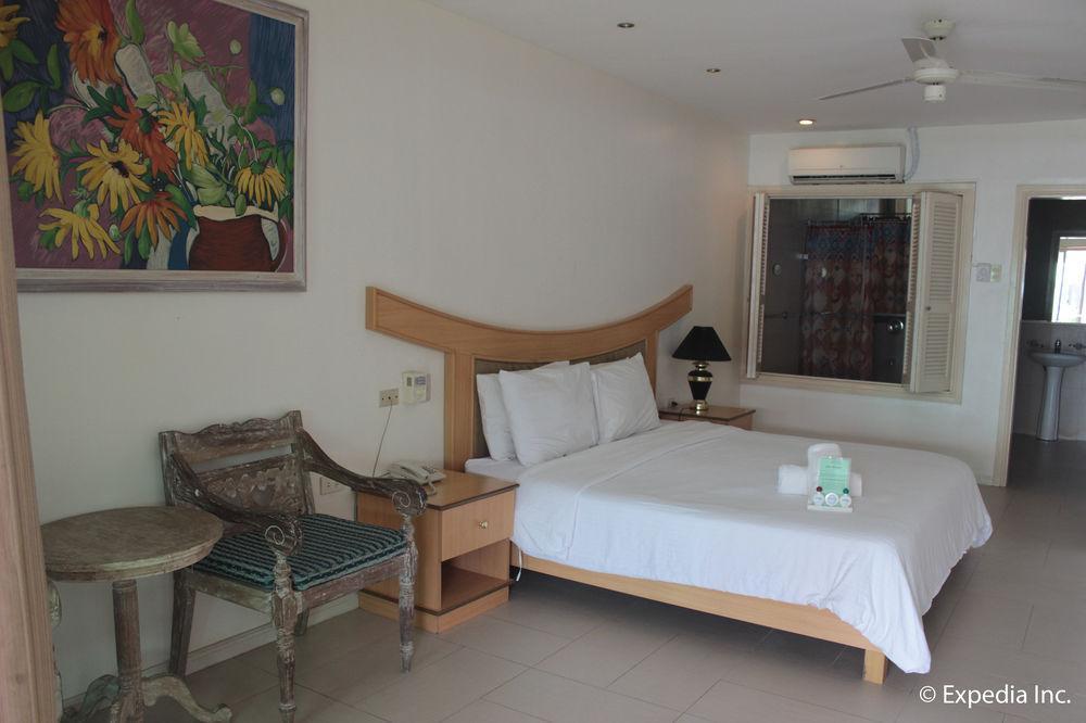 Wild Orchid Beach Resort Олонгапо Екстериор снимка