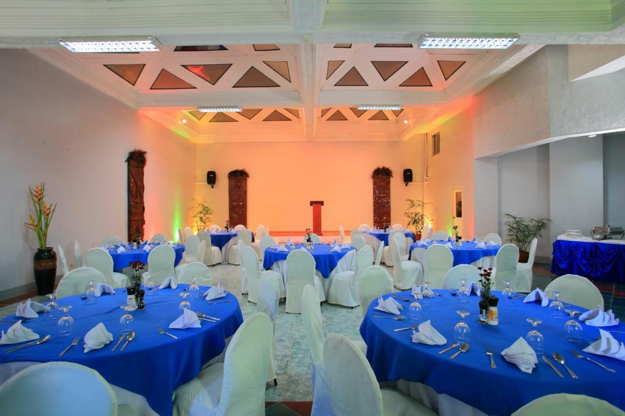 Wild Orchid Beach Resort Олонгапо Екстериор снимка